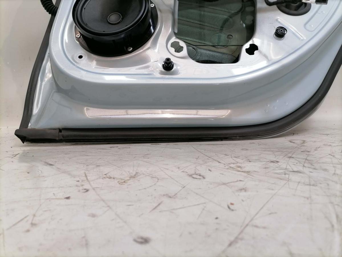 VW Golf 8 original Tür hinten rechts LV5L Christal Ice Blue Fließheck Rohbau Bj.2024